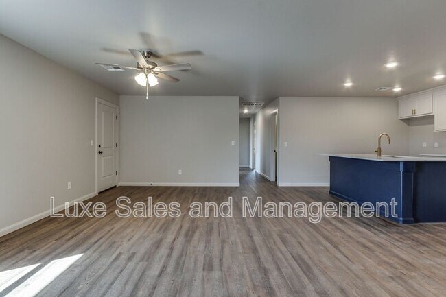 Building Photo - 400 Keiths Wy