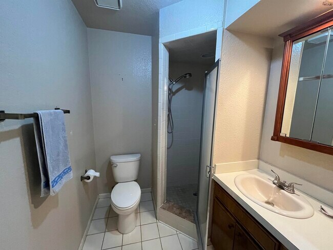 Building Photo - 1308 Montgomery St