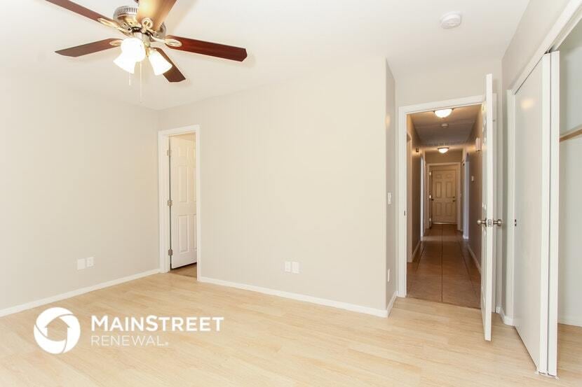 Building Photo - 11215 W Devonshire Ave