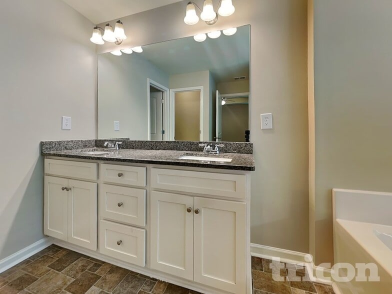 Building Photo - 4316 Traipse Path