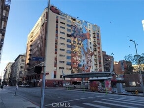 Building Photo - 312 W 5th St