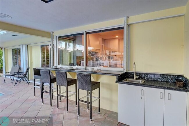 Building Photo - 681 Marine Dr