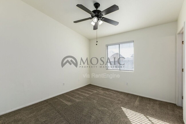 Building Photo - 703 W Hess Ave