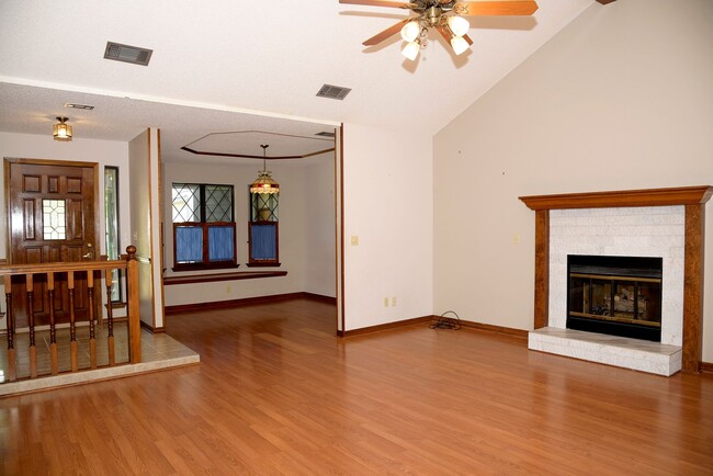 Building Photo - 3 Bedroom in Bluewater Bay!