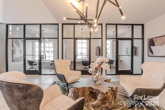 Building Photo - 3110 Doe River Wy