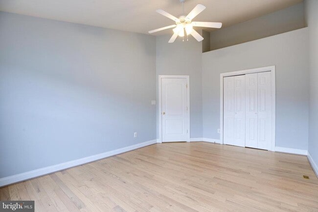 Building Photo - 8069 Gatehouse Rd