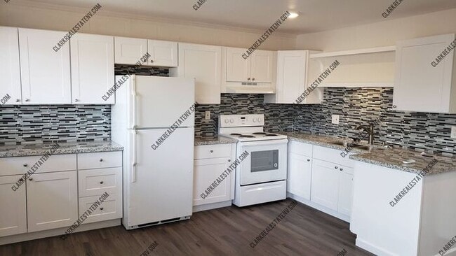 Building Photo - Brand New Midtown 1bed 1 Bath unit ready t...