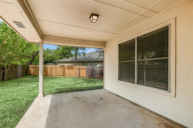 Building Photo - 2334 Vernell Way