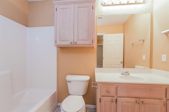 Building Photo - 536 SW 154th Ct