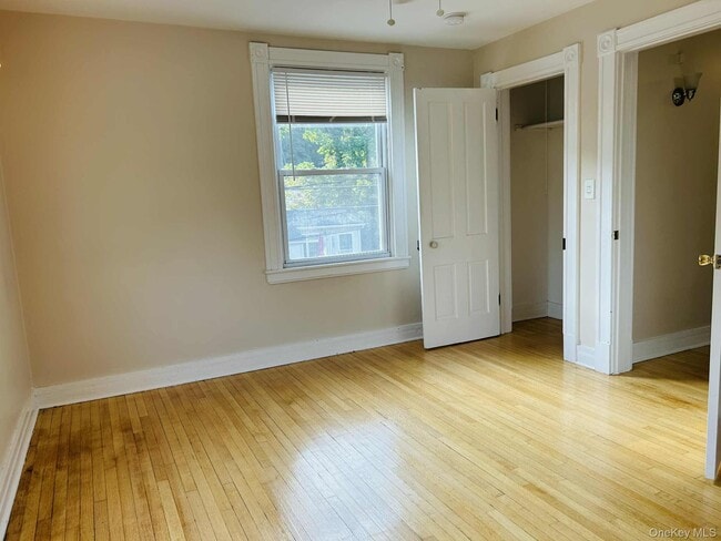 Building Photo - 22 Cozzens Ave