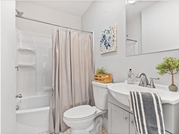 Building Photo - 735 Washington St