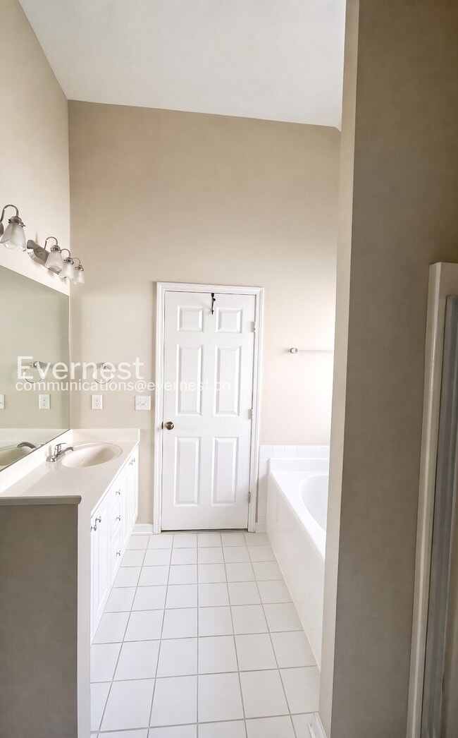 Building Photo - 1220 Old Cahaba Trace