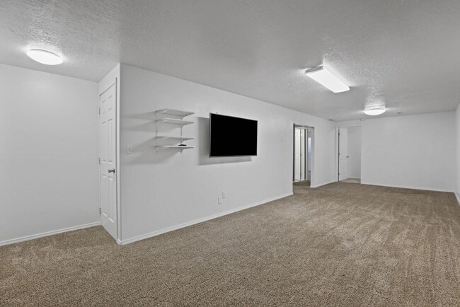 Building Photo - 5 Bed 3 Bath Home in Rigby
