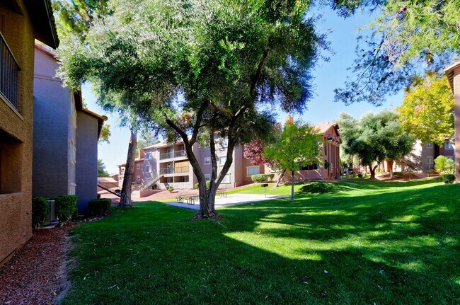 Building Photo - 2750 S Durango Dr