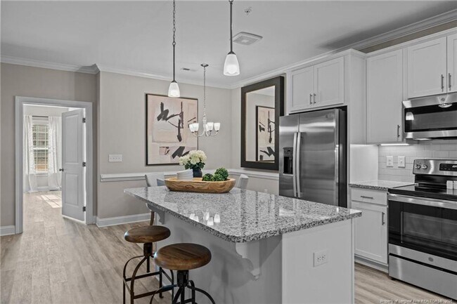 Building Photo - Anderson Creek Club  Golf Course View - Co...