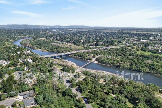 Building Photo - 3937 Orangewood Dr