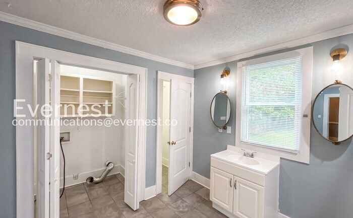 Building Photo - 3617 Monte Vista Dr