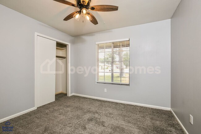 Building Photo - Charming 3 BR Brick Home with Upgraded Kitchen, Stone Fireplace & Sunroom in Little Rock