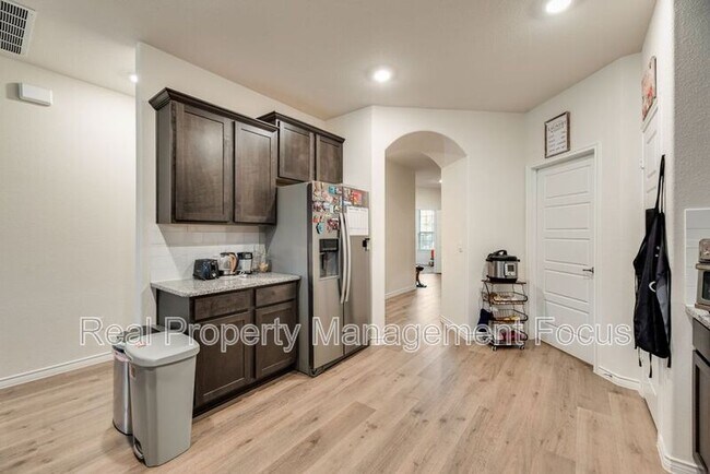 Building Photo - 7205 Bledington Ln