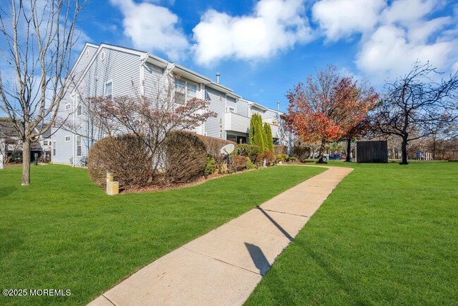 Building Photo - 25 Jockey Ln