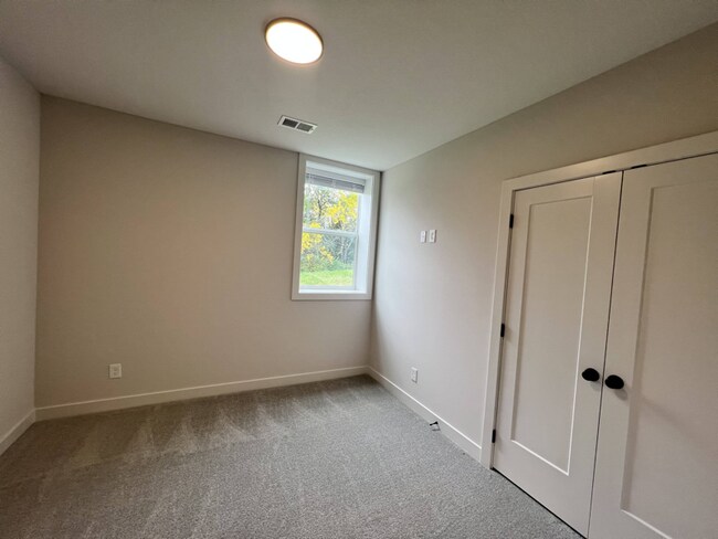 Building Photo - 11014 S Millstone Dr