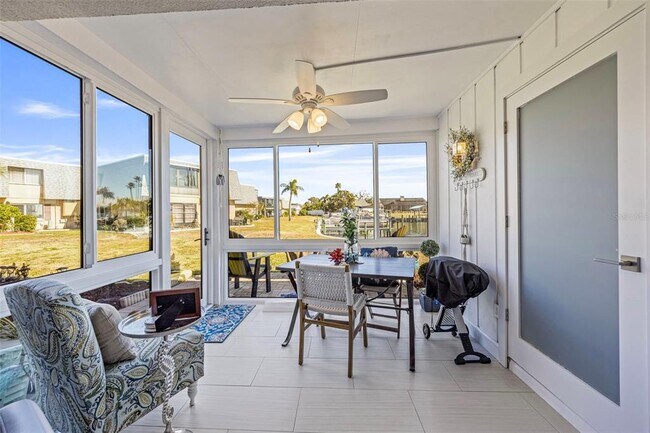 Building Photo - 1008 Apollo Beach Blvd