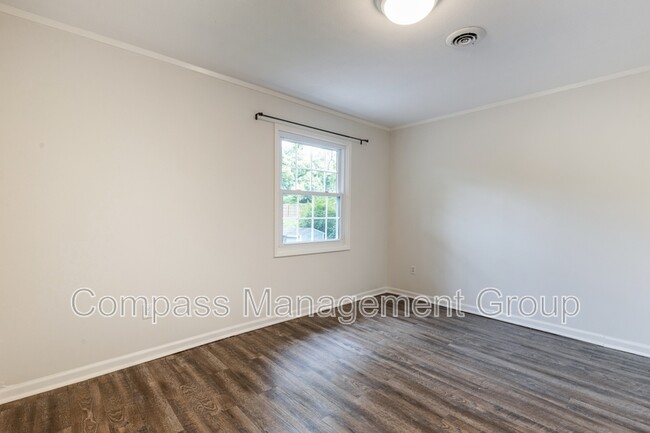 Building Photo - 1125 Timbergrove Dr