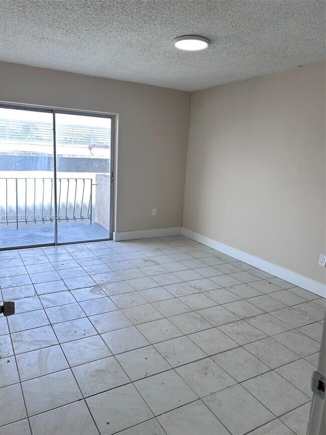 Building Photo - 1950 W 54th St