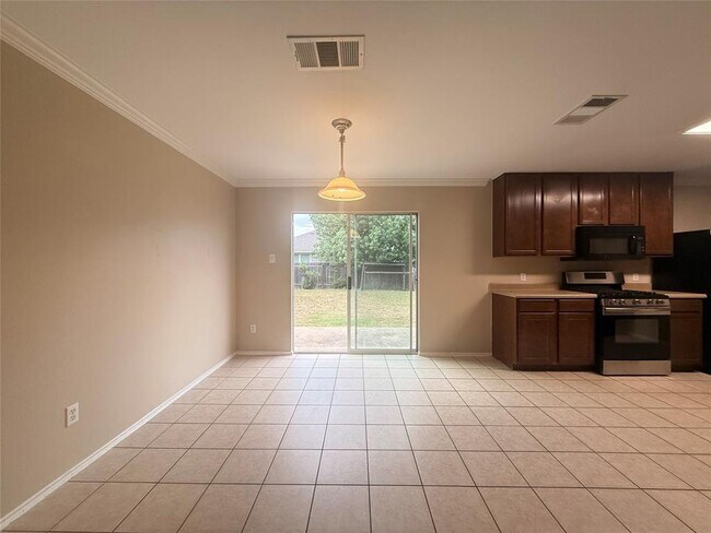 Building Photo - 1007 Ranchero Rd