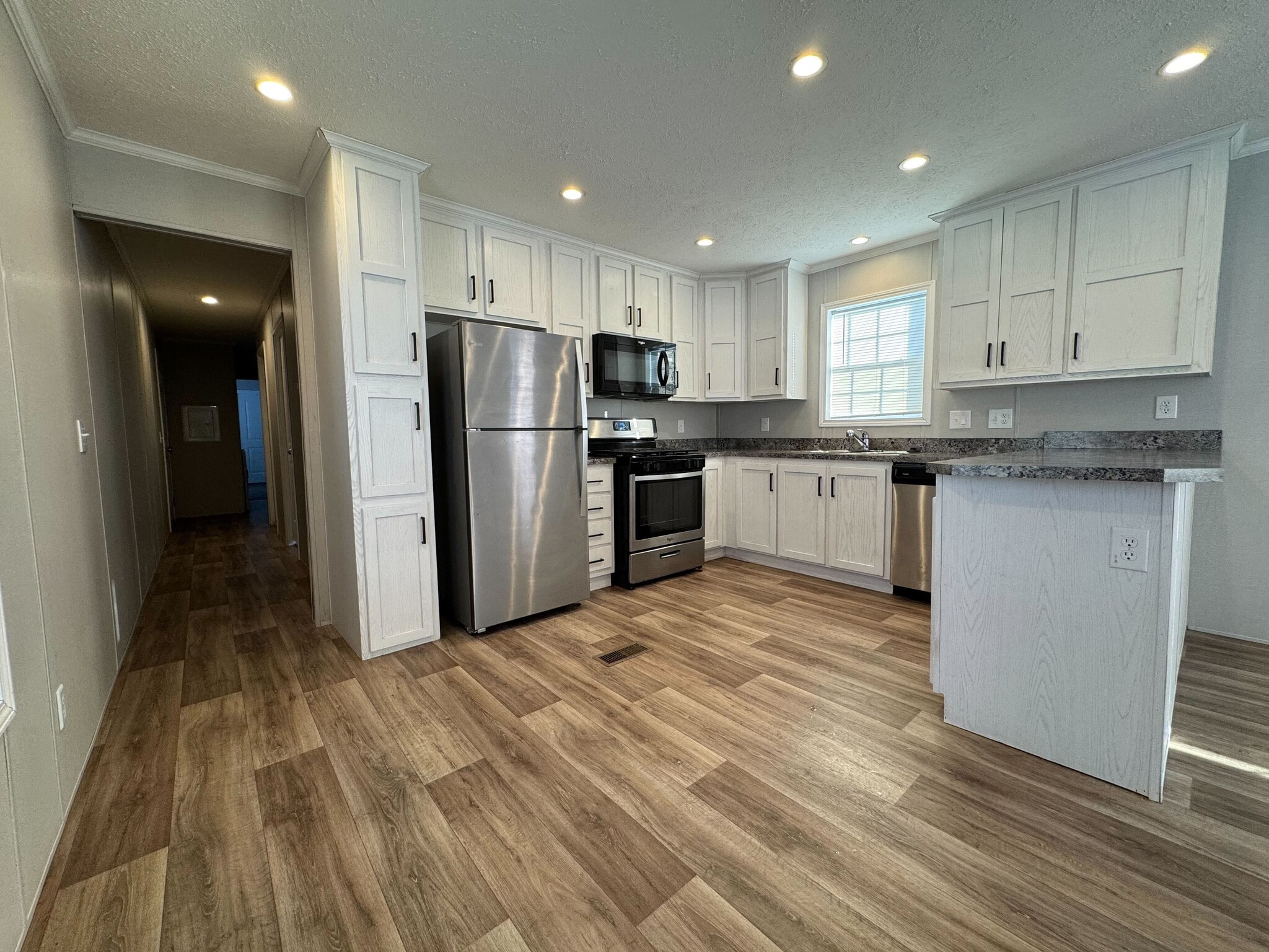 Building Photo - 2002 Heron Dr NW