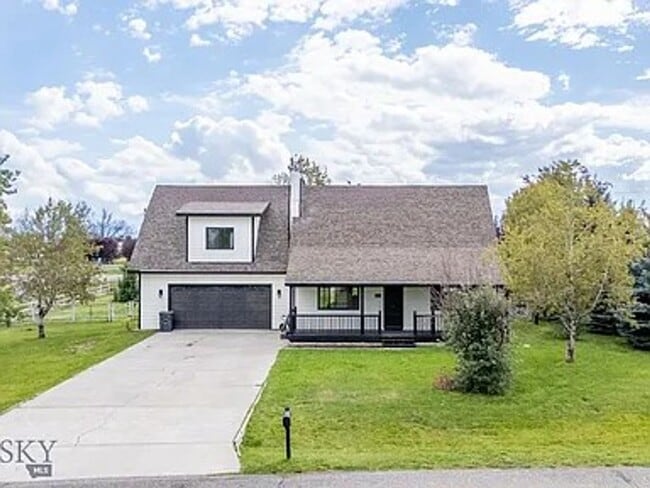 Primary Photo - Cute House, Large Yard