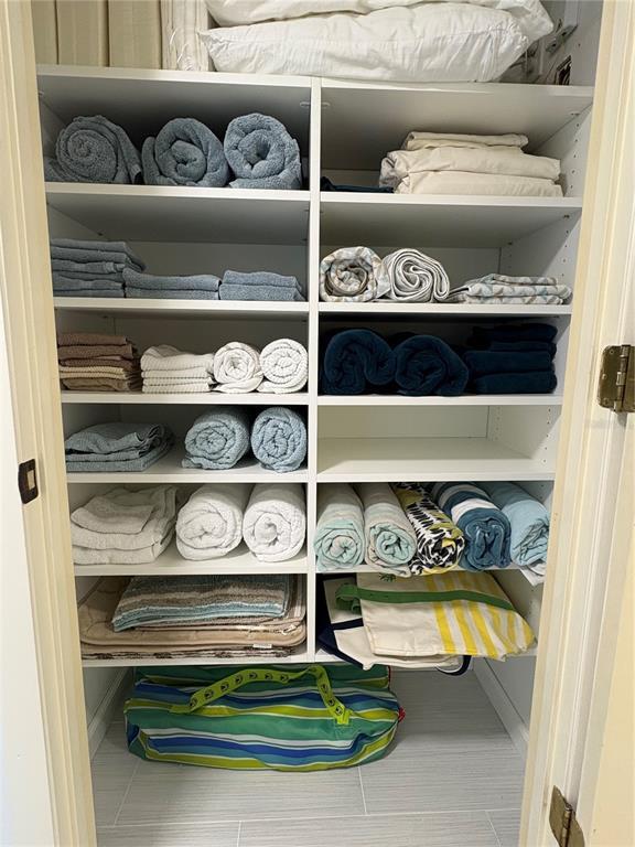 Building Photo - 618 Bayport Wy