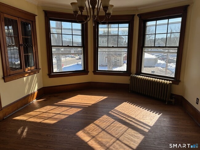 Building Photo - 184 S Main St