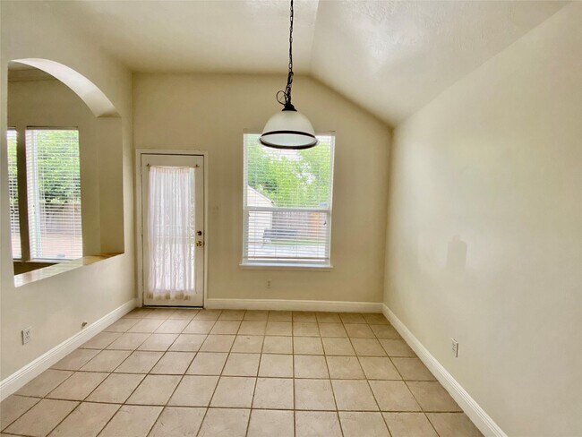 Building Photo - 10323 Stanbrook Dr