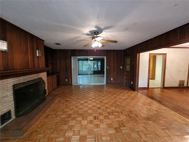 Building Photo - 4421 Newberry Rd