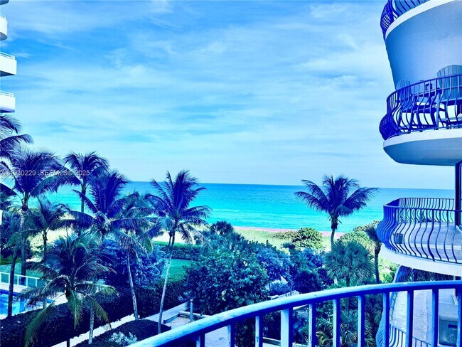 Building Photo - 8877 Collins Ave