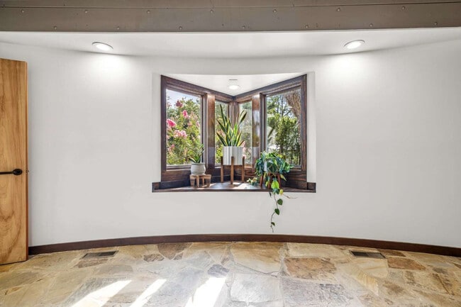 Building Photo - 1816 Bear Spgs Wy