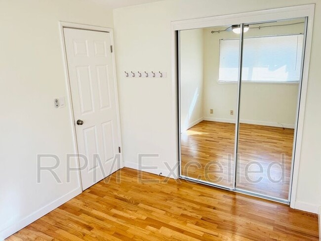 Building Photo - 25635 30th Ave S