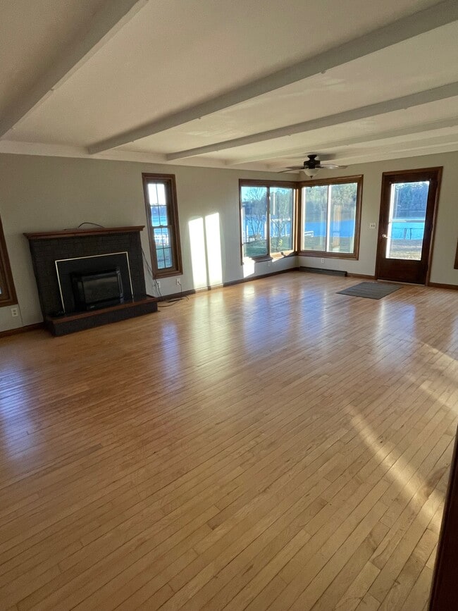 Building Photo - 17823 57th Ave