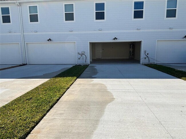 Building Photo - 6403 Breeze Filled Ln