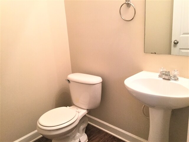 Building Photo - 982 Ramsgate Dr SW