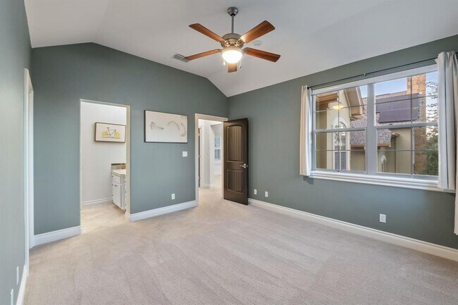 Building Photo - 7228 Oak Shores Dr