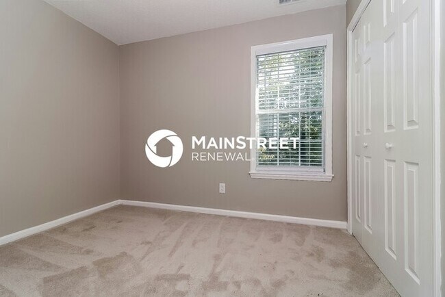 Building Photo - 3 Bedroom Pet-Friendly Home in Holly Springs, NC with Main Street Renewal