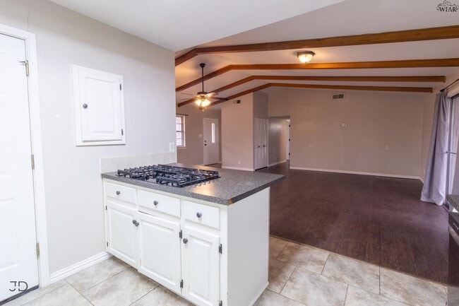 Building Photo - 4646 Sierra Madre Dr