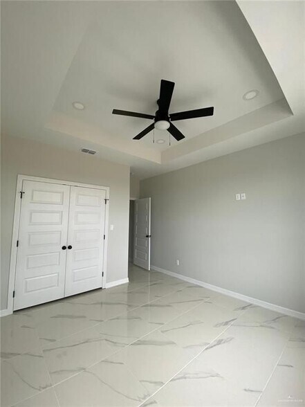 Building Photo - 5517 N Crown Point