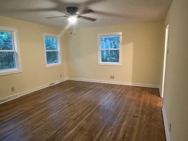 Building Photo - Coming Soon, 3BR, 1BA Ranch Style Home in Durham