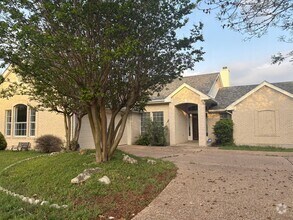 Building Photo - Elegant Two-Story Home in Lakeway