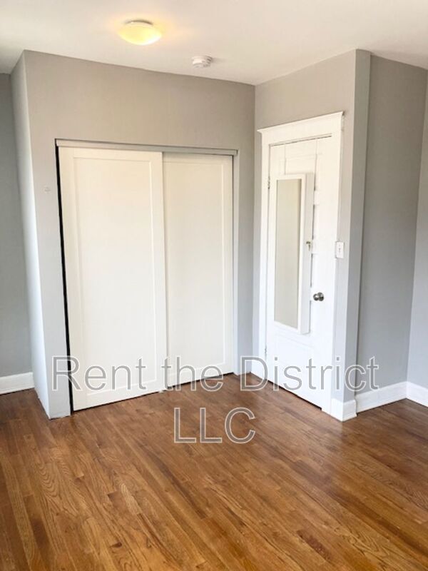 Building Photo - 624 Orleans Pl NE