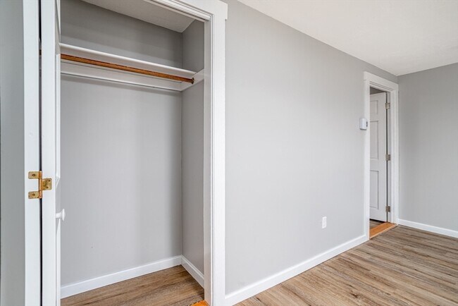 Building Photo - 105 Hamilton St