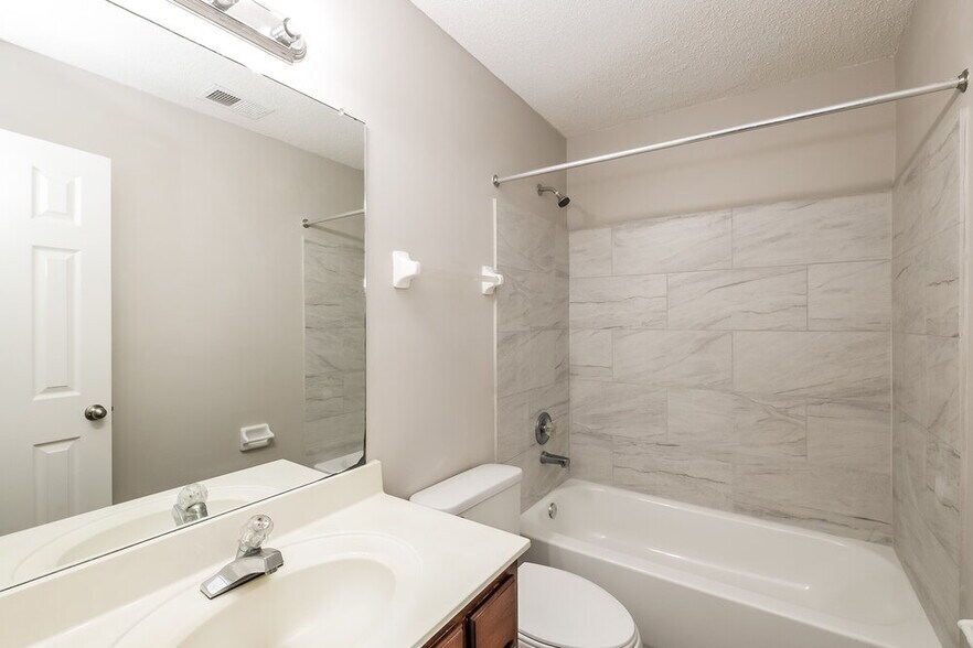 Building Photo - 2848 Rutherford Dr